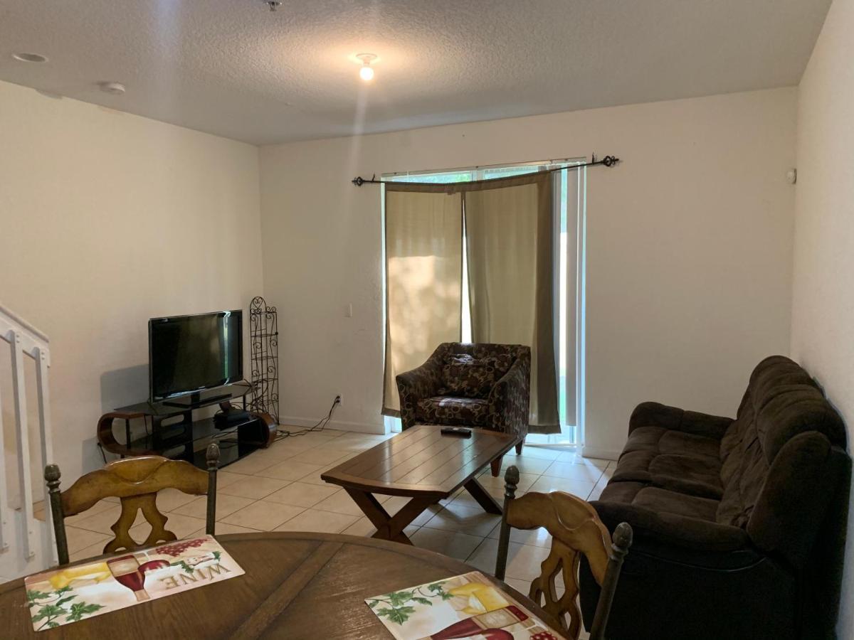 Bedroom Suite In Lauderdale Lakes Townhome Φορτ Λόντερντεϊλ Εξωτερικό φωτογραφία