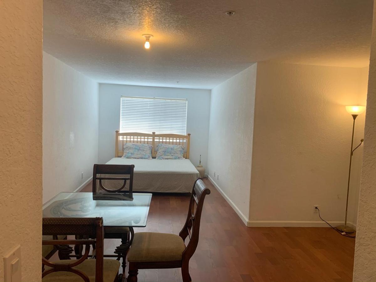 Bedroom Suite In Lauderdale Lakes Townhome Φορτ Λόντερντεϊλ Εξωτερικό φωτογραφία