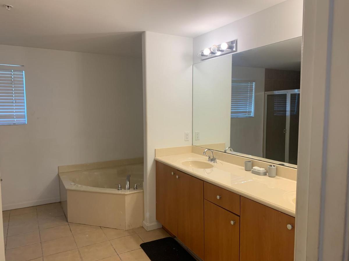Bedroom Suite In Lauderdale Lakes Townhome Φορτ Λόντερντεϊλ Εξωτερικό φωτογραφία