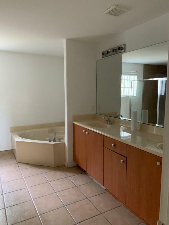 Bedroom Suite In Lauderdale Lakes Townhome Φορτ Λόντερντεϊλ Εξωτερικό φωτογραφία