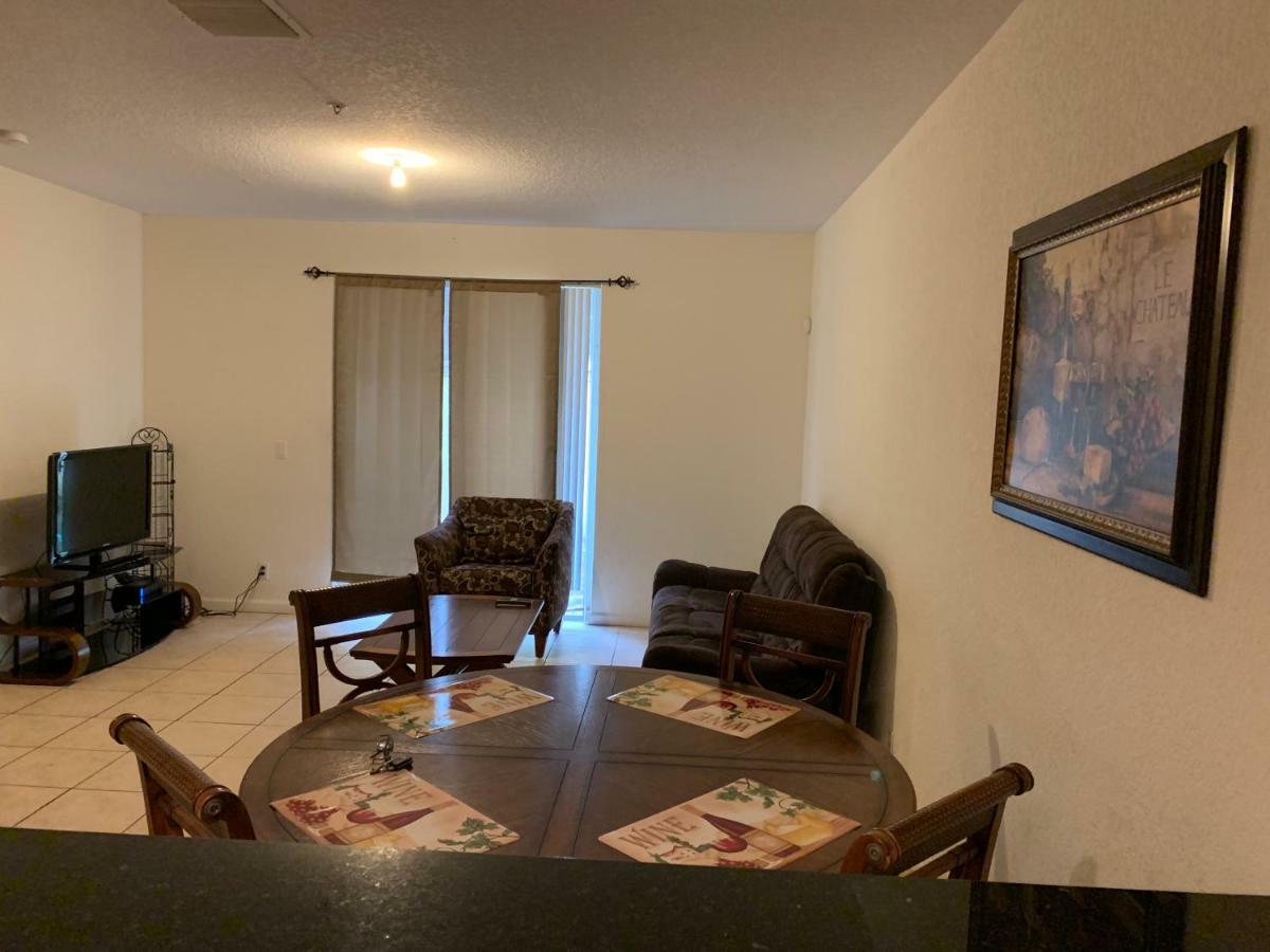 Bedroom Suite In Lauderdale Lakes Townhome Φορτ Λόντερντεϊλ Εξωτερικό φωτογραφία