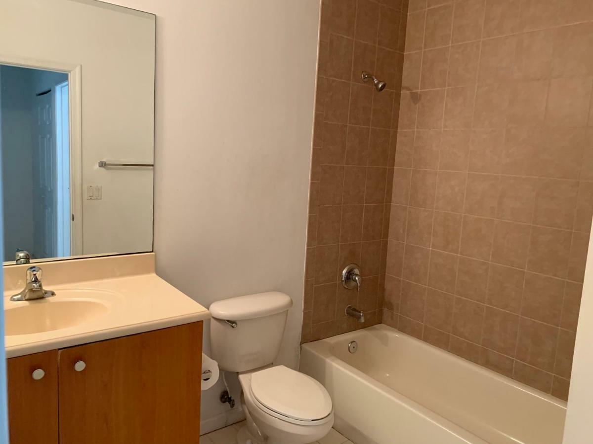 Bedroom Suite In Lauderdale Lakes Townhome Φορτ Λόντερντεϊλ Εξωτερικό φωτογραφία